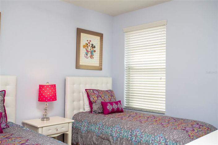 Image No.40-6 Bed Property for sale