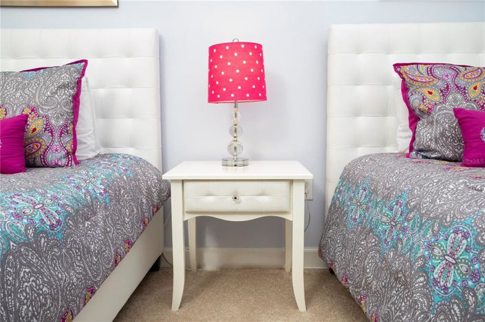 Image No.42-6 Bed Property for sale