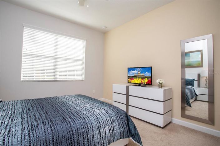 Image No.55-6 Bed Property for sale