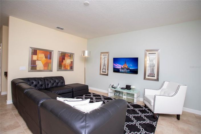 Image No.66-6 Bed Property for sale