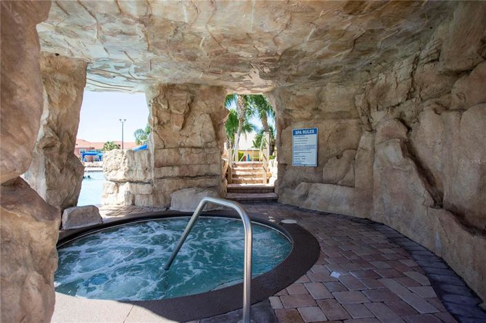 Image No.98-6 Bed Property for sale