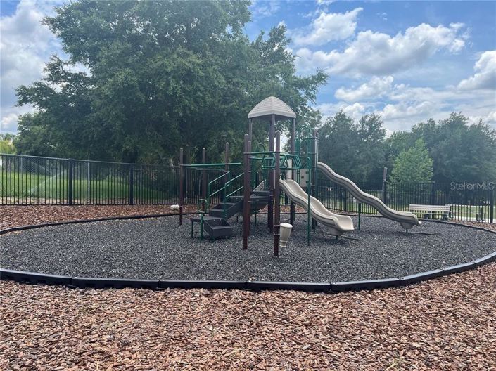 Image No.14-3 Bed Townhouse for sale