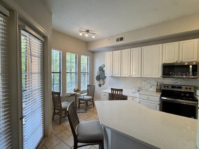 Image No.10-1 Bed Property for sale