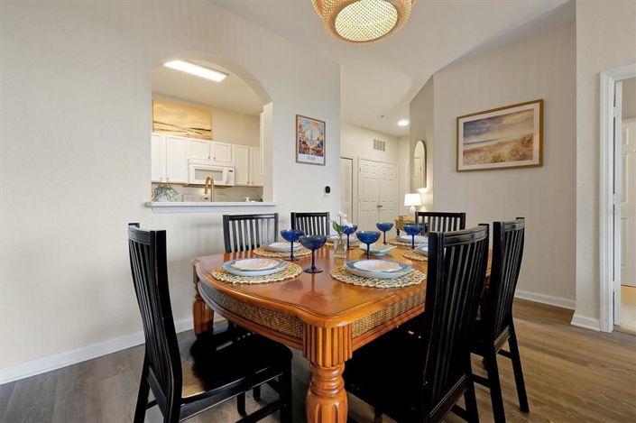 Image No.10-3 Bed Property for sale