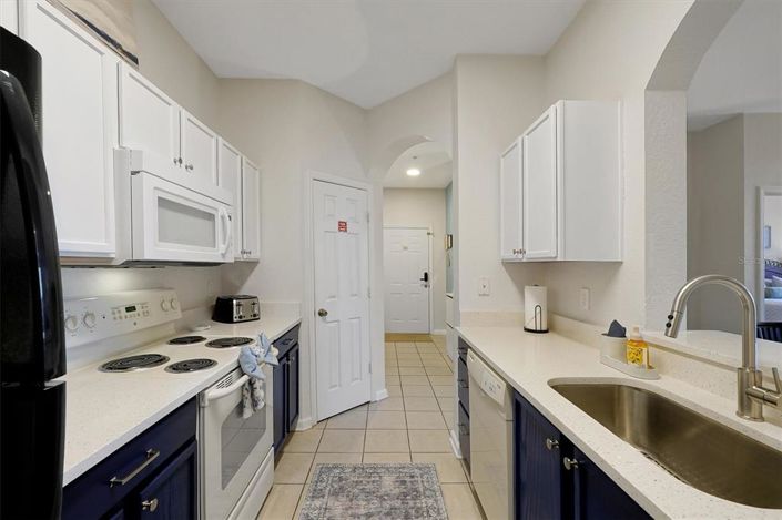 Image No.8-3 Bed Property for sale