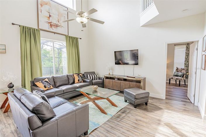 Image No.10-7 Bed Property for sale