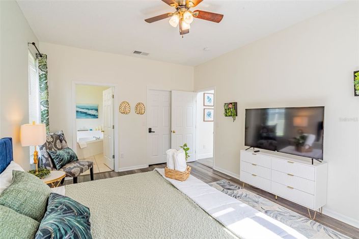 Image No.15-7 Bed Property for sale