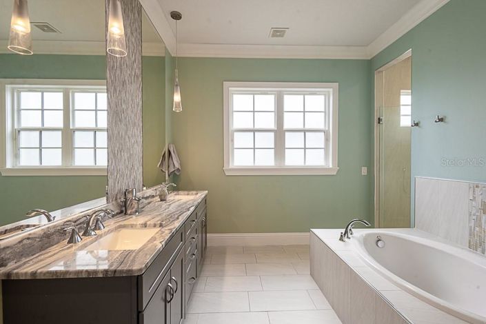 Image No.24-4 Bed Property for sale