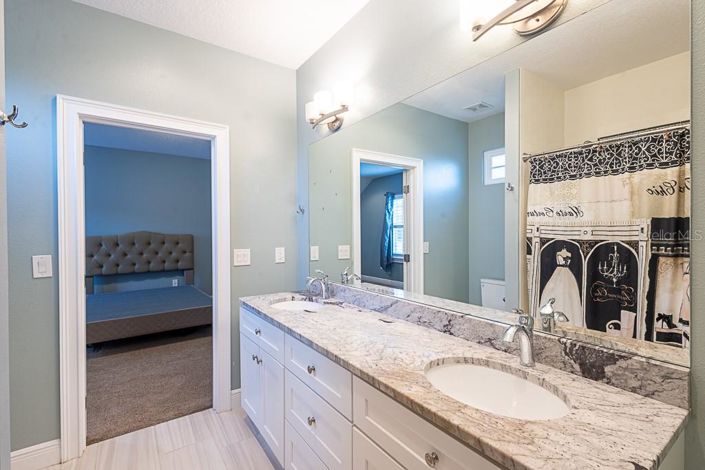 Image No.43-4 Bed Property for sale