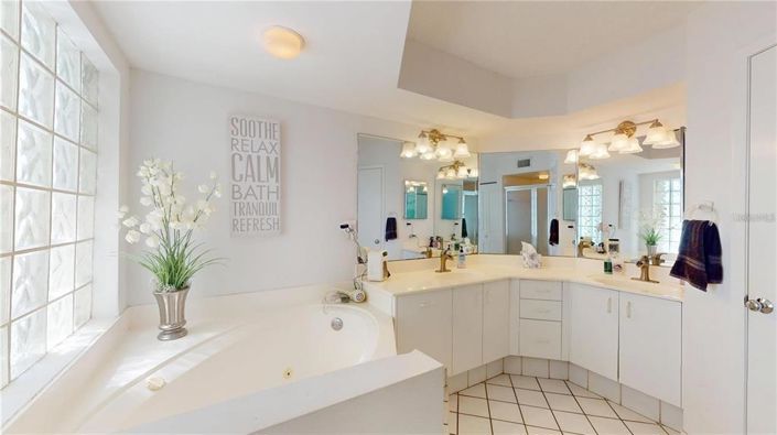 Image No.19-3 Bed Property for sale