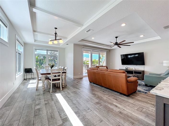 Image No.10-10 Bed Property for sale