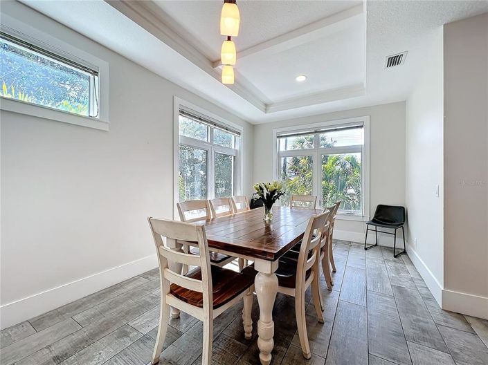 Image No.12-10 Bed Property for sale