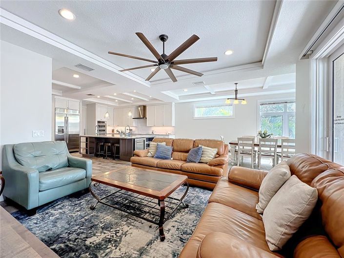 Image No.15-10 Bed Property for sale