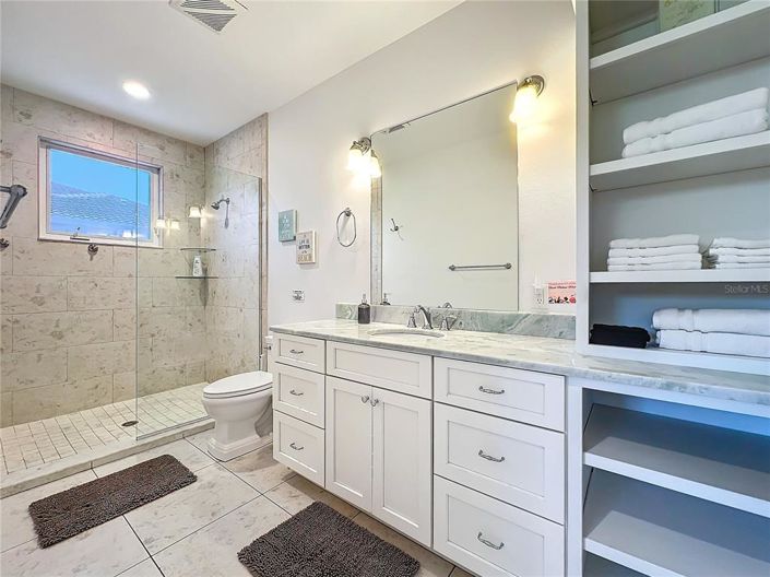 Image No.22-10 Bed Property for sale