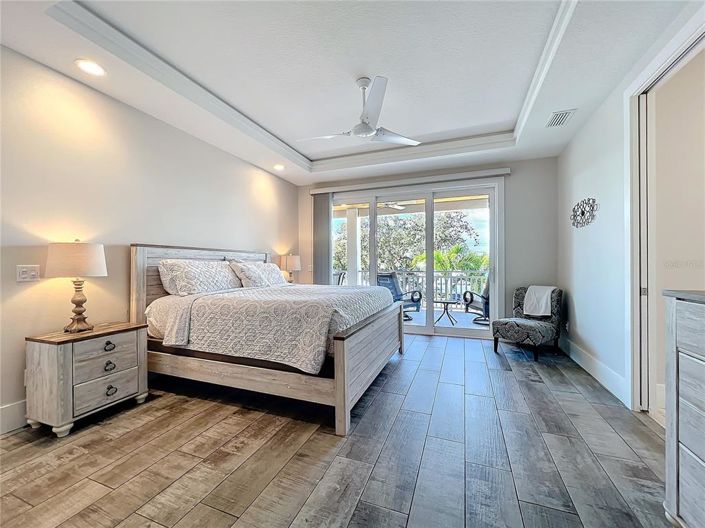 Image No.27-10 Bed Property for sale