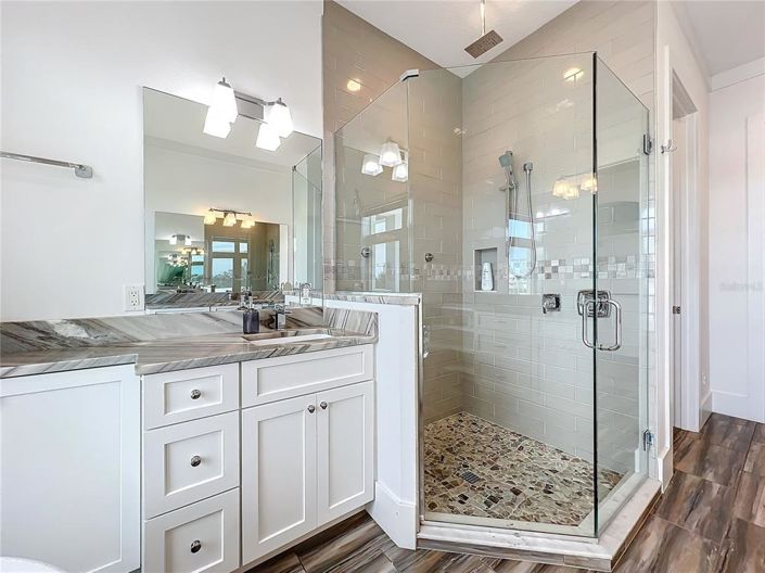 Image No.32-10 Bed Property for sale