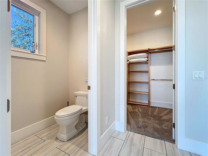 Image No.33-10 Bed Property for sale