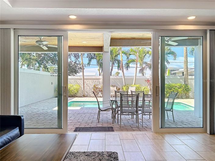 Image No.40-10 Bed Property for sale