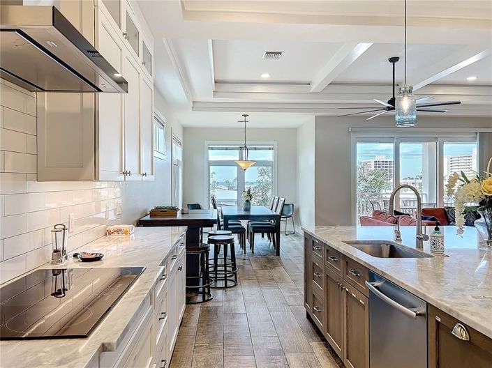 Image No.46-10 Bed Property for sale