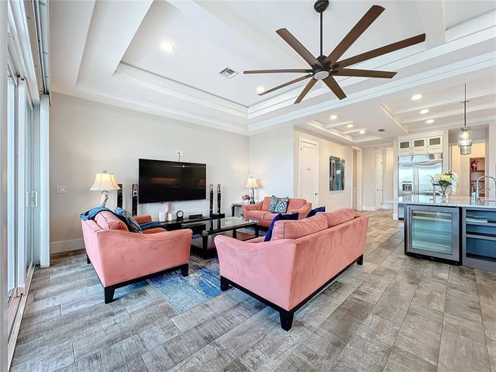 Image No.54-10 Bed Property for sale