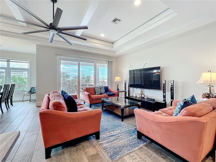 Image No.55-10 Bed Property for sale