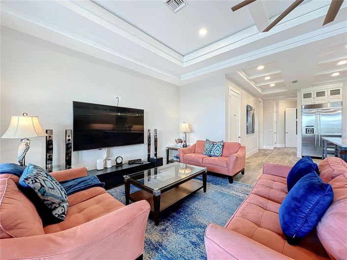 Image No.56-10 Bed Property for sale