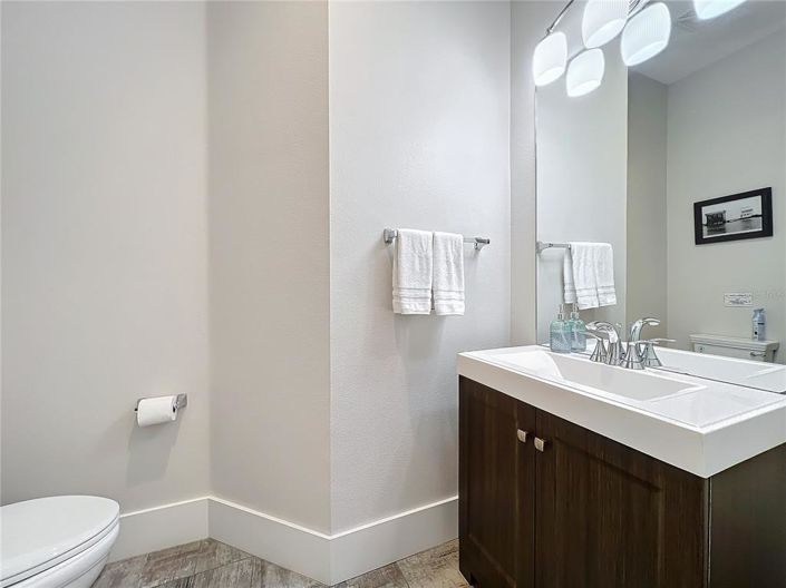 Image No.57-10 Bed Property for sale