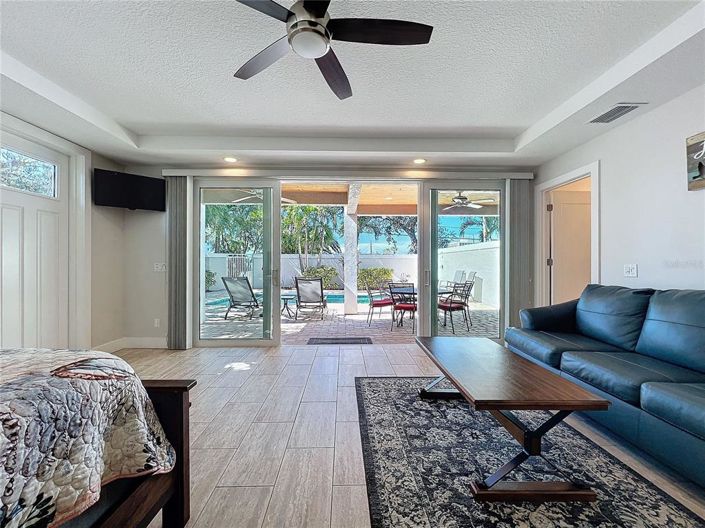 Image No.62-10 Bed Property for sale