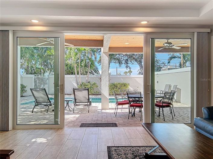 Image No.63-10 Bed Property for sale