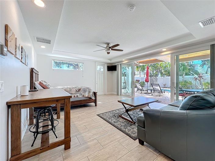 Image No.65-10 Bed Property for sale