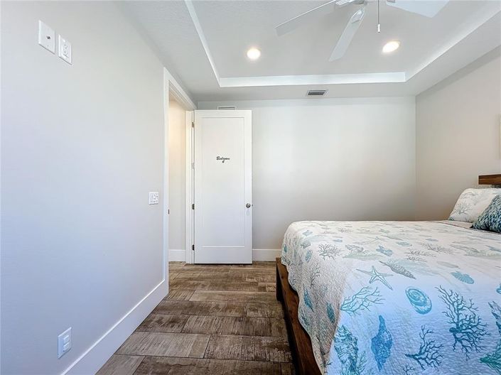 Image No.68-10 Bed Property for sale