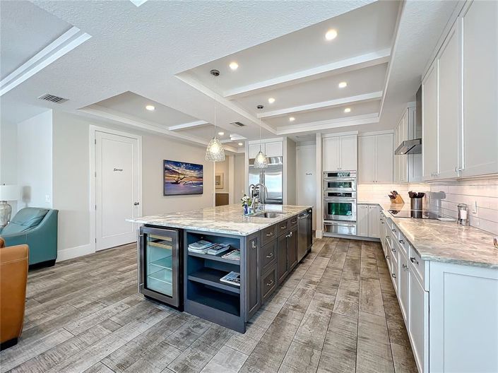 Image No.7-10 Bed Property for sale