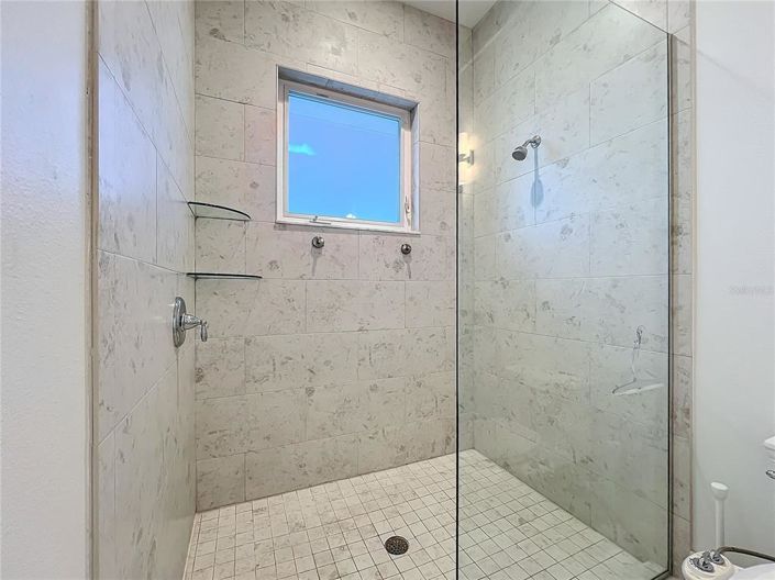 Image No.70-10 Bed Property for sale