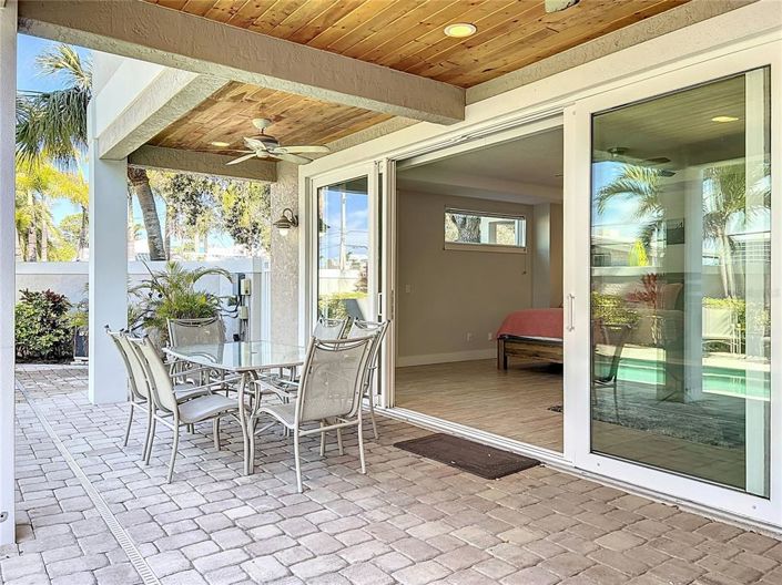 Image No.82-10 Bed Property for sale