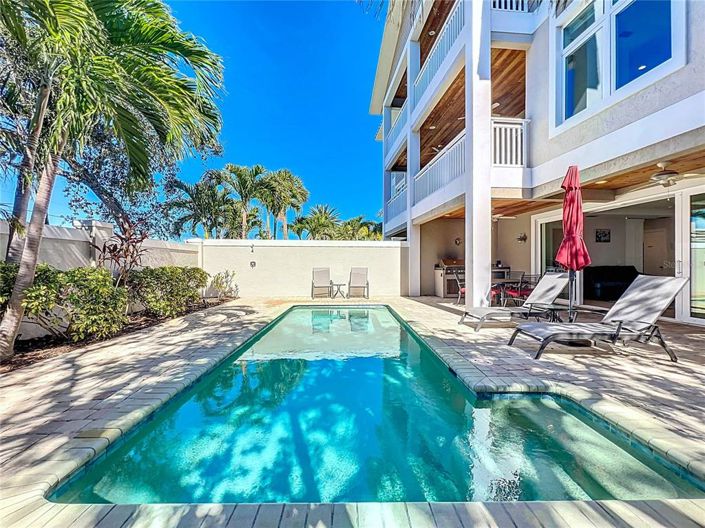 Image No.91-10 Bed Property for sale