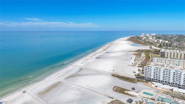 Image No.99-10 Bed Property for sale