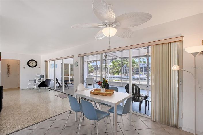 Image No.14-Propriété de 2 chambres à vendre à Sarasota