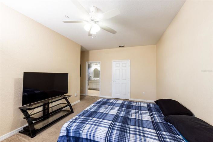 Image No.10-3 Bed Property for sale