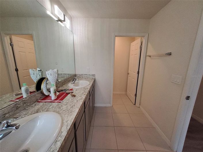 Image No.20-4 Bed Townhouse for sale