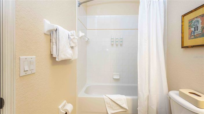 Image No.24-3 Bed Property for sale