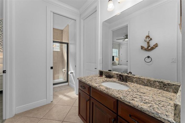 Image No.27-5 Bed Property for sale