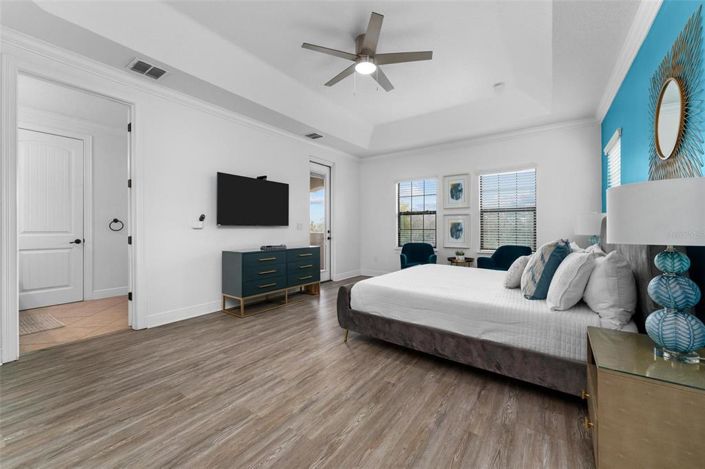 Image No.28-5 Bed Property for sale