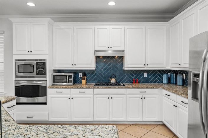 Image No.5-5 Bed Property for sale