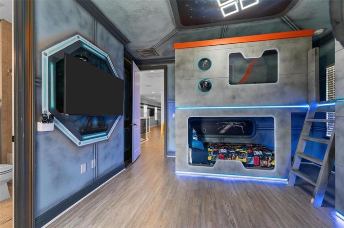 Image No.73-5 Bed Property for sale