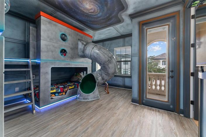 Image No.74-5 Bed Property for sale