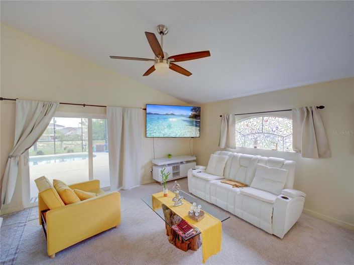 Image No.37-3 Bed Property for sale