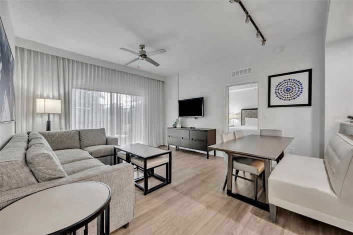 Image No.10-2 Bed Property for sale