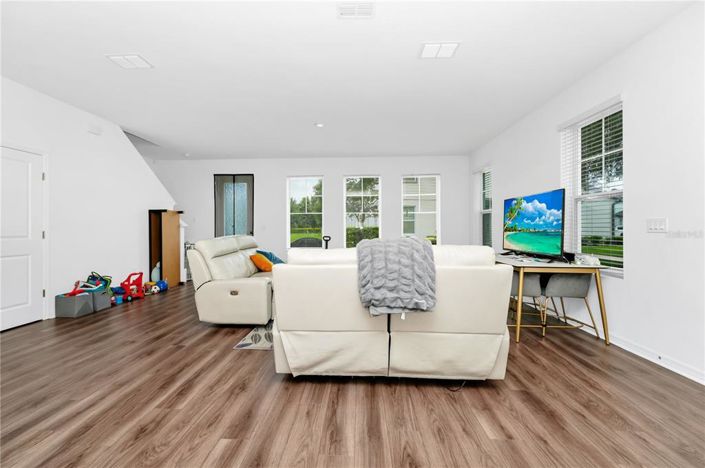 Image No.12-3 Bed Townhouse for sale