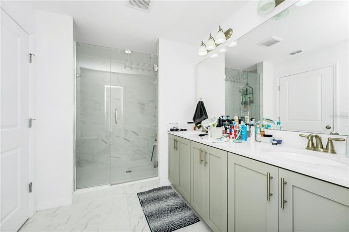 Image No.20-3 Bed Townhouse for sale