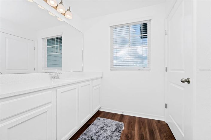 Image No.29-3 Bed Townhouse for sale